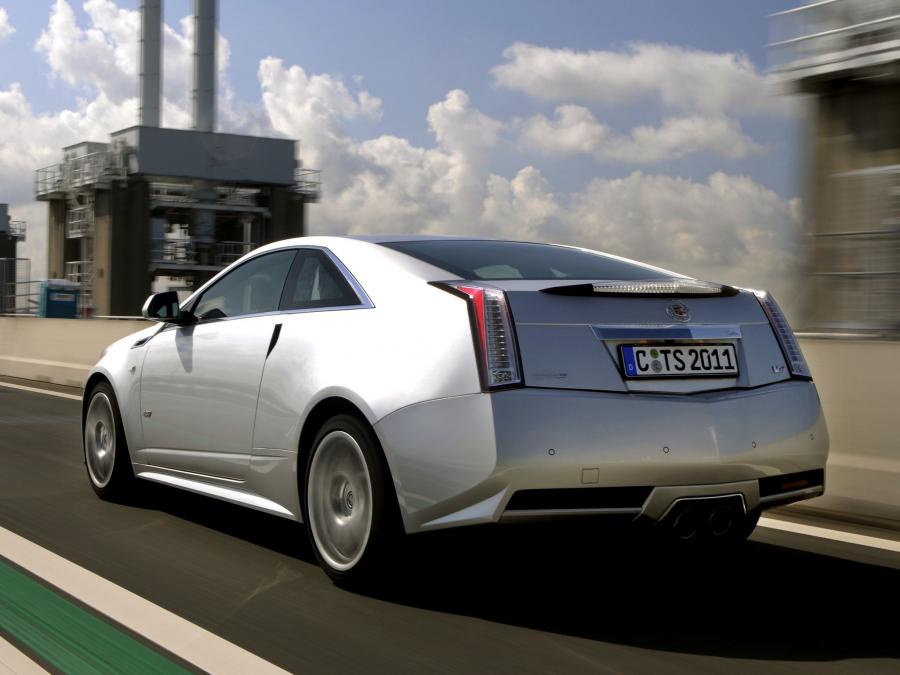  Cadillac CTS-V Coupe 2010 года  (EU) (фото 6 из 20)
